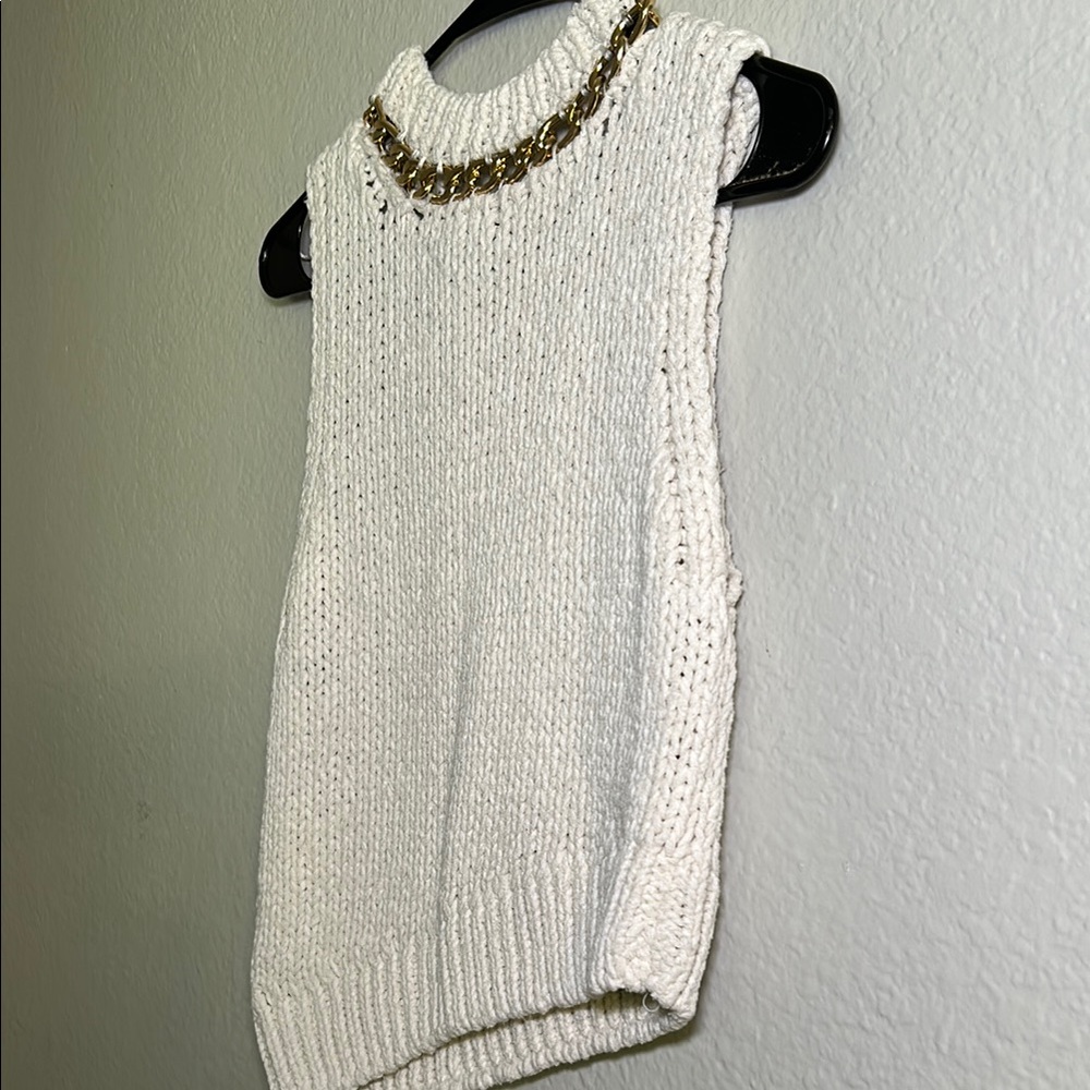 Chain Embellished Knit Sleeveless Top - Picture 7 of 7